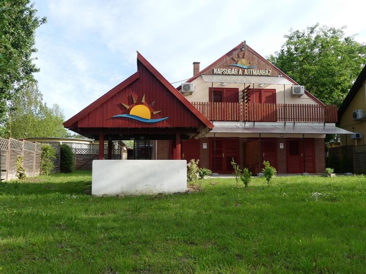 Napsugar Apartman Baja Exterior photo